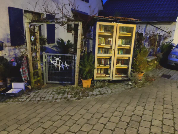 Szafka Z Ksiazkami Do Wymiany